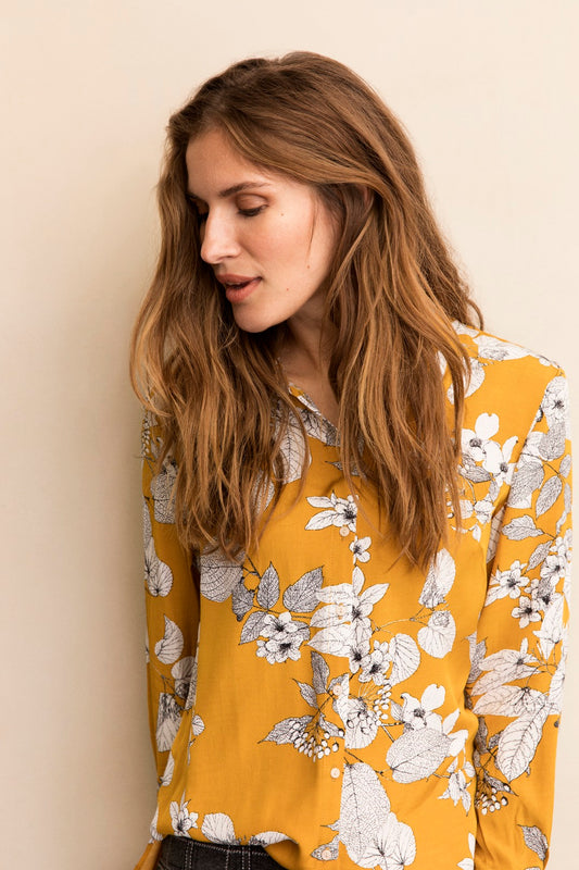 MEET THE NEW SEASON WOMENSWEAR AT RESTORATION YARD