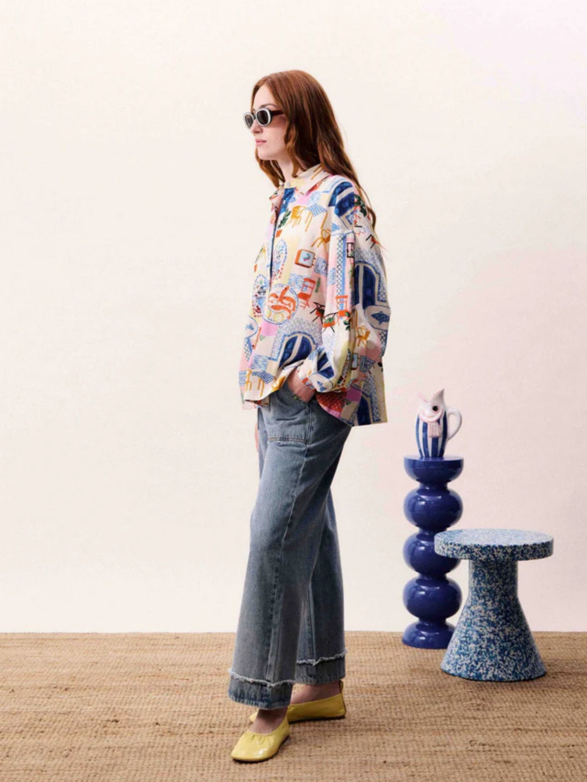 Womenâ€™s lightweight shirt with a relaxed fit and button-through front.